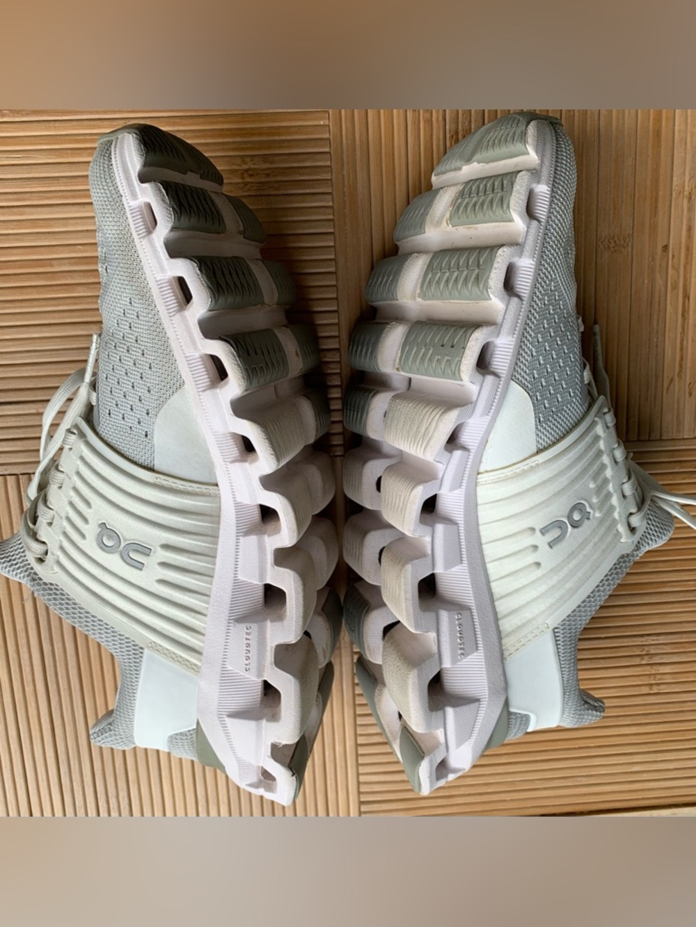 On Running Cloudswift Women’s Athletic Shoes - Picture 9 of 16